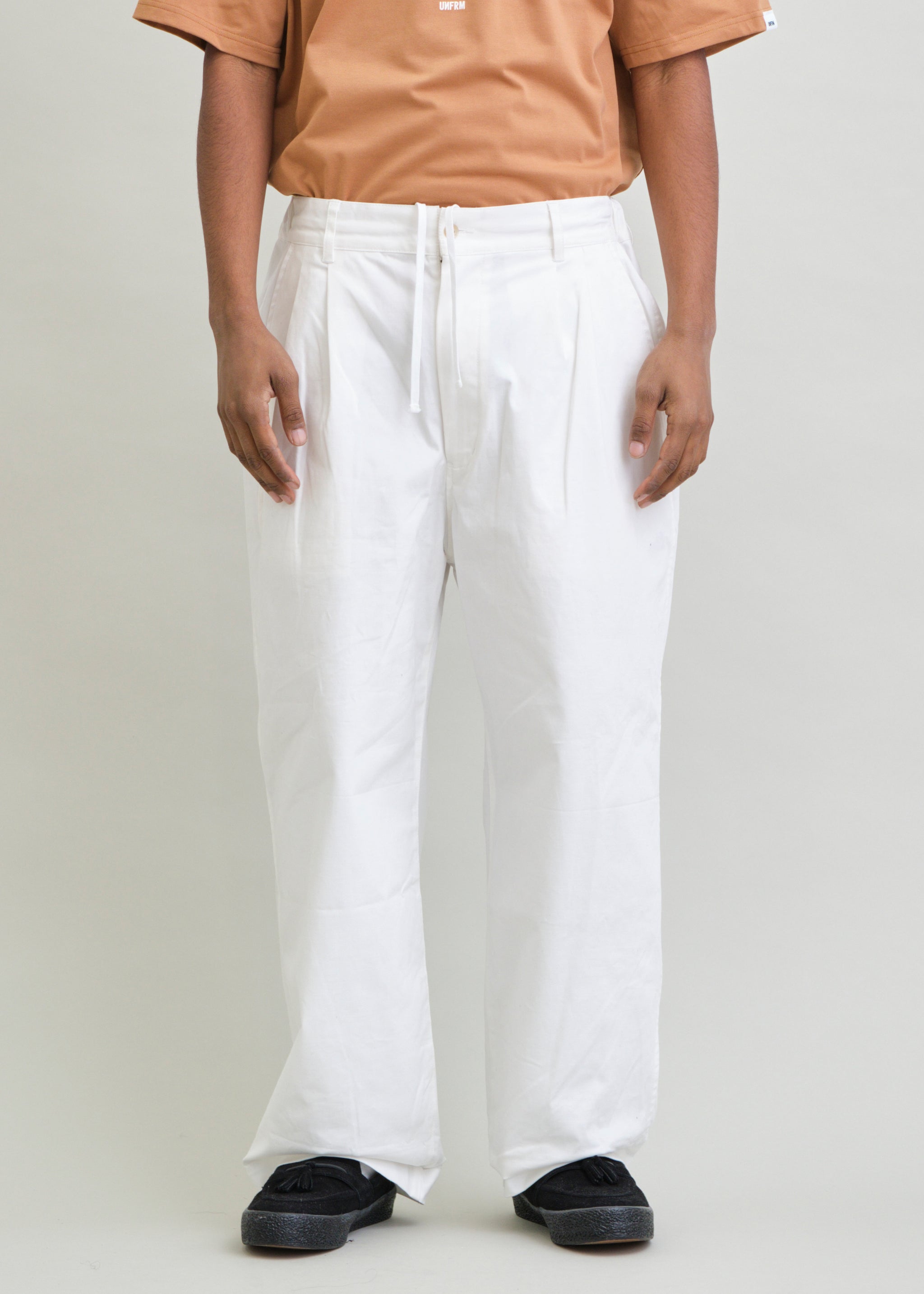 CLASSIC TWO-TUCK WIDE CHINO TROUSERS – UNFRM®️ OUTDOOR STANDARD